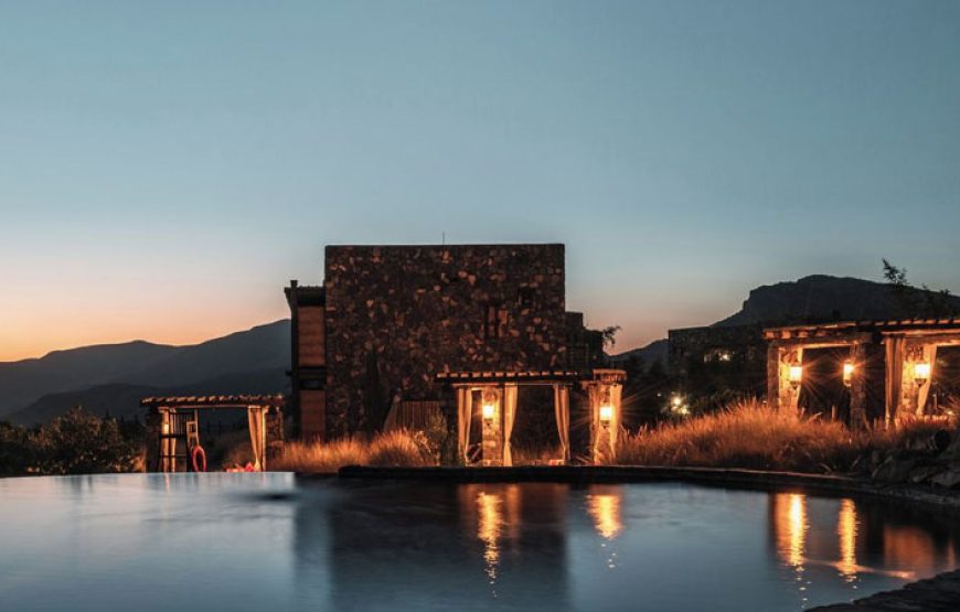 Book 2 nights with Alila Jabal Akhdar and Get one-way transfer from the Airport for free